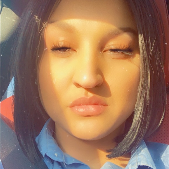 Meet your Posher, Alexis - Picture 1 of 1